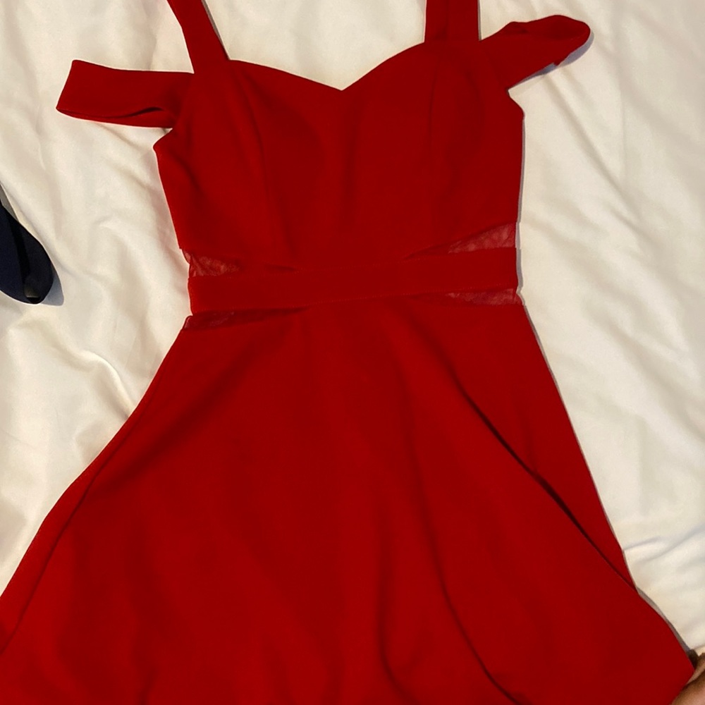 Lulu’s red formal dress